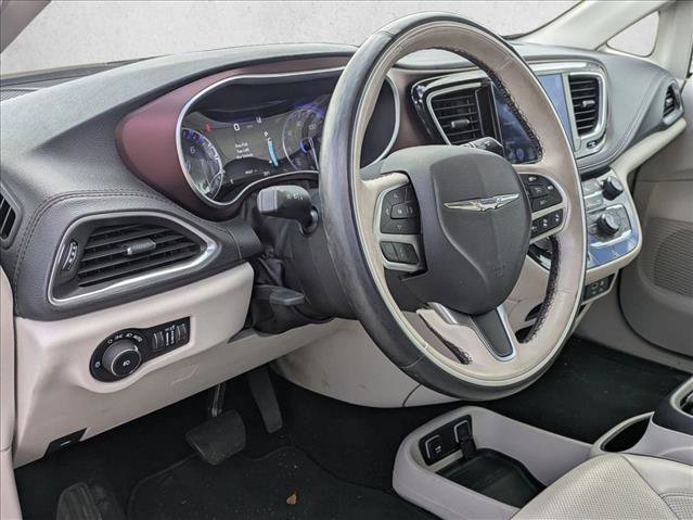 Used 2017 Chrysler Pacifica Limited w/ Advanced Safetytec Group image 9