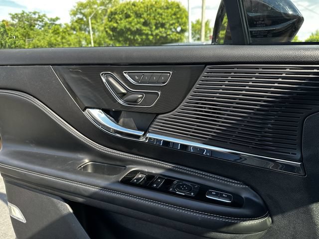 Certified 2022 Lincoln Corsair AWD w/ Equipment Group 101A image 30