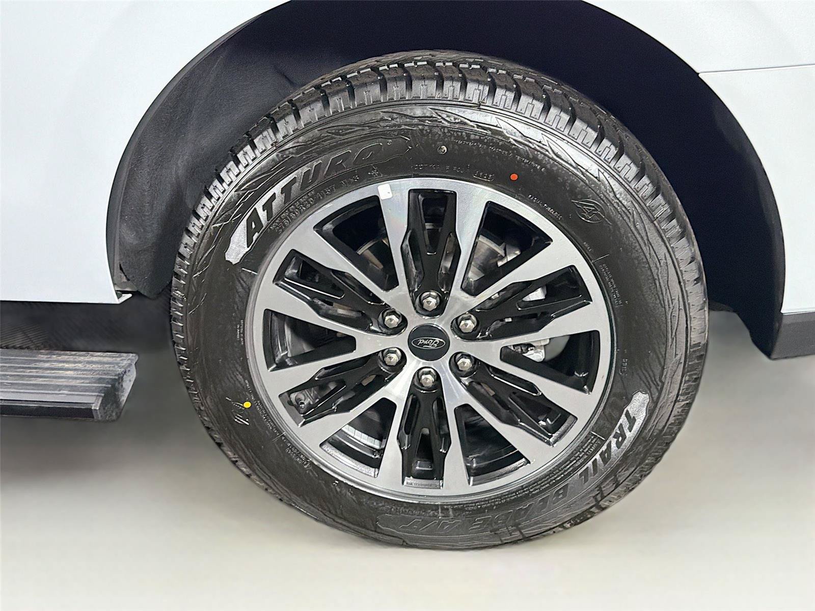 Used 2025 Ford Expedition Platinum AWD/4WD image 36