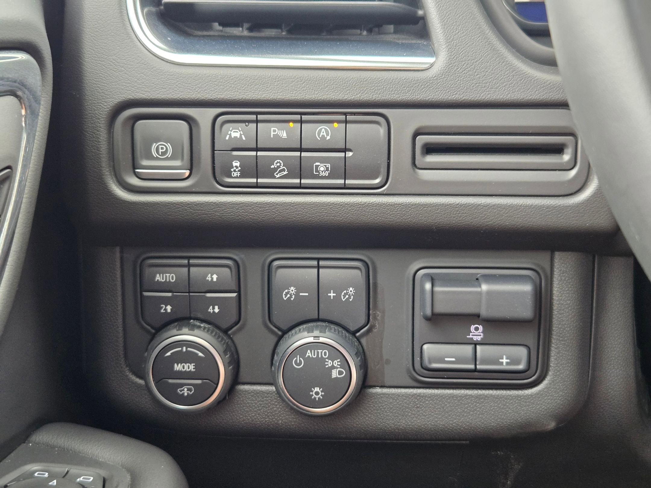 Certified 2023 Chevrolet Tahoe Z71 w/ Z71 Off-Road Package image 25