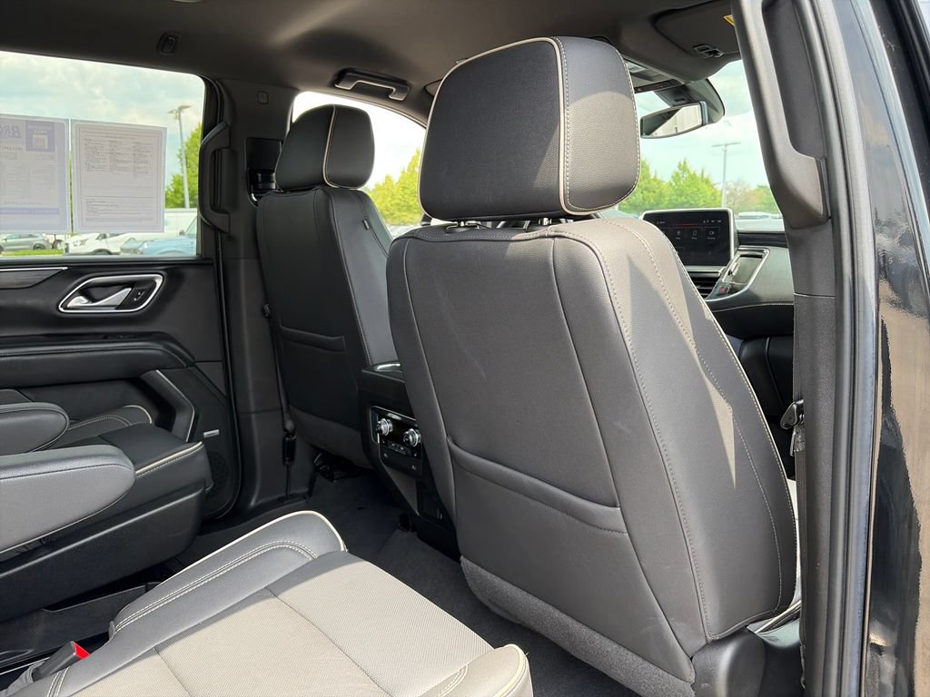 Used 2022 GMC Yukon SLT w/ SLT Luxury Package AWD/4WD image 30