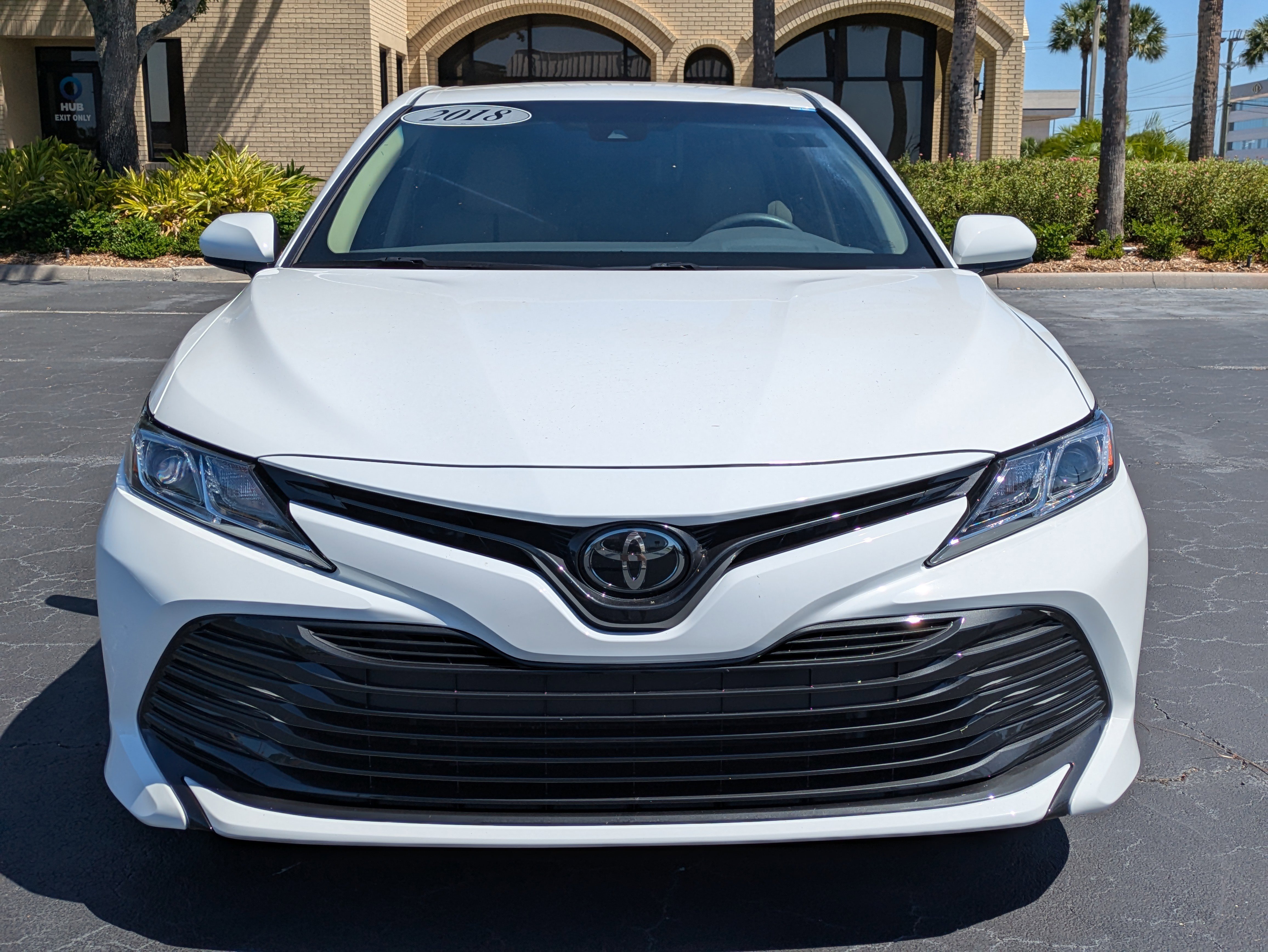 Used 2018 Toyota Camry LE FWD image 8