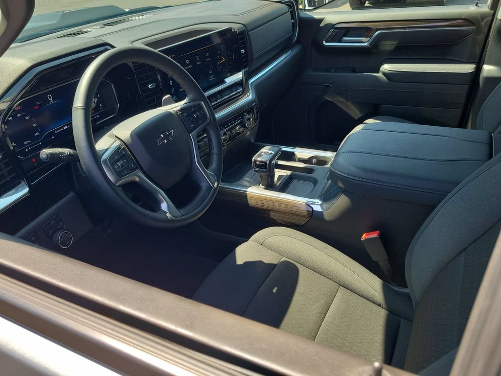 Used 2025 Chevrolet Silverado 1500 LT Trail Boss w/ Protection Package AWD/4WD image 10