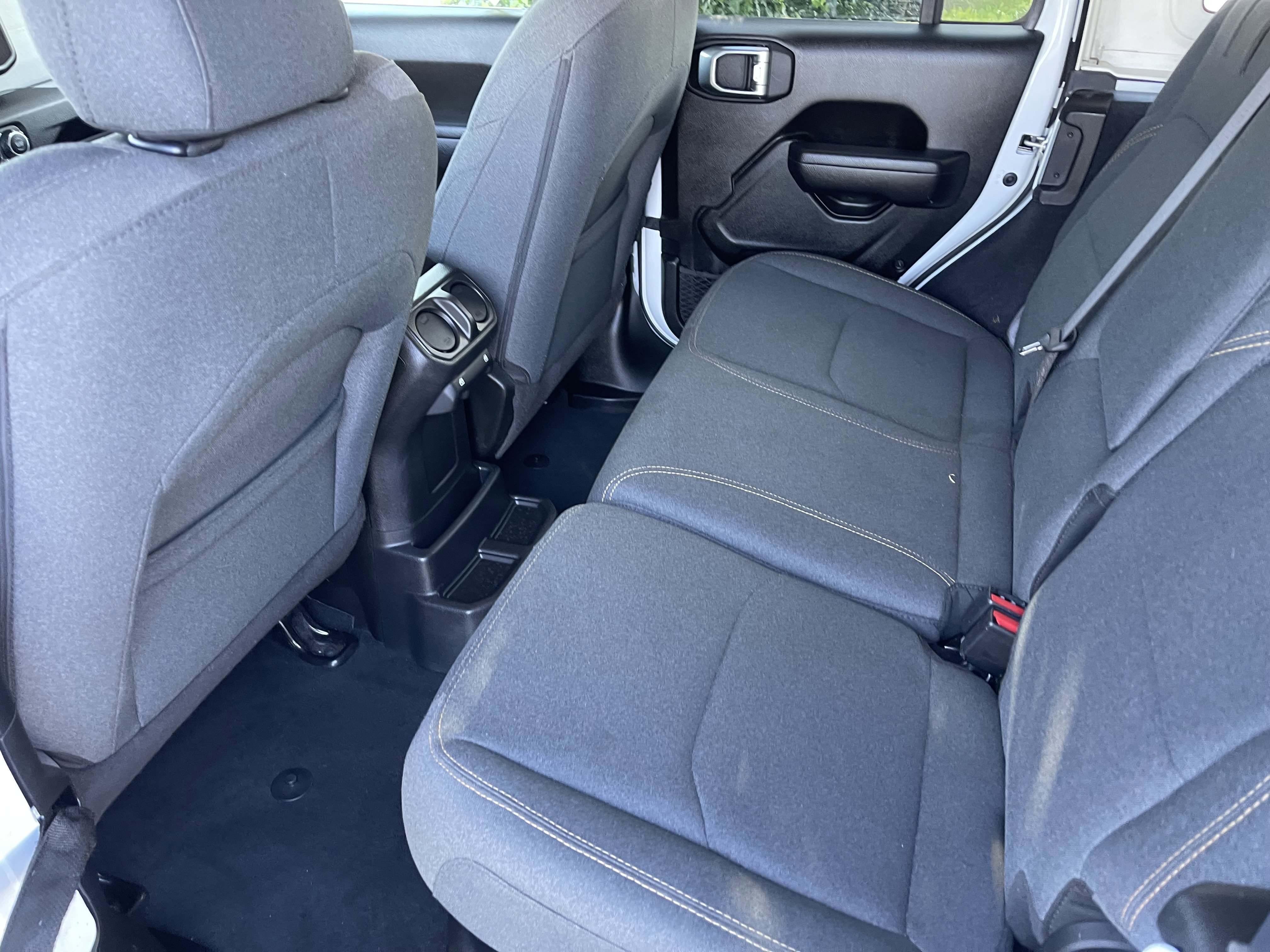 Used 2024 Jeep Wrangler Unlimited AWD/4WD image 19