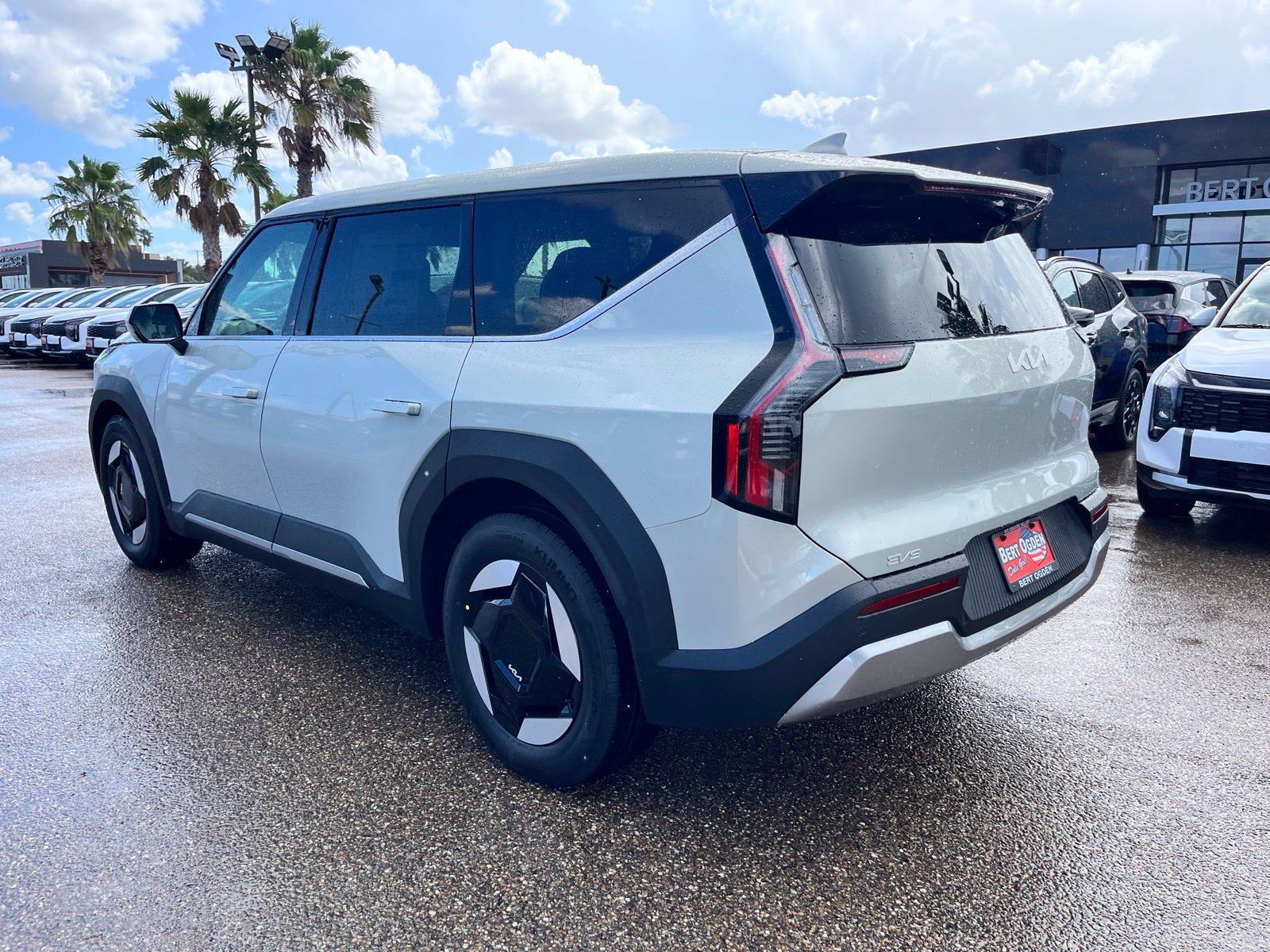 New 2026 Kia EV9 Light RWD image 5