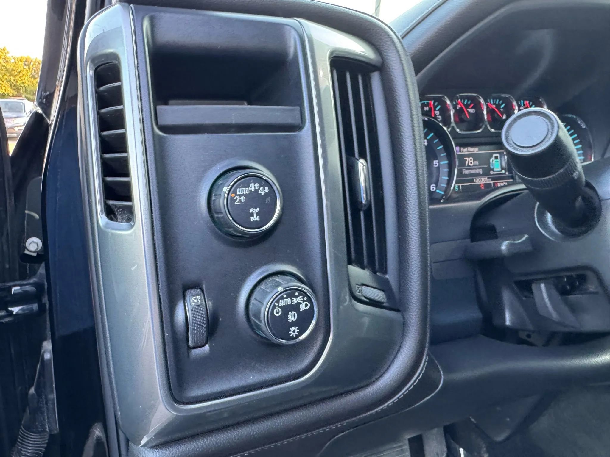 Used 2018 Chevrolet Silverado 1500 LTZ w/ Sport Package image 12