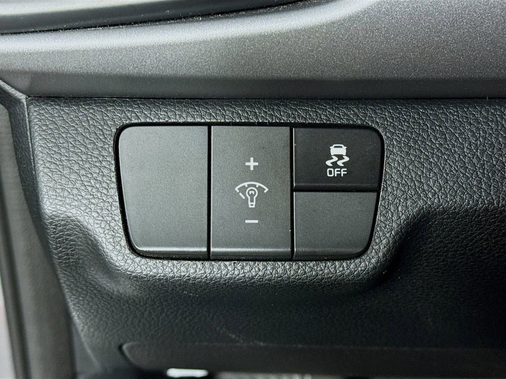 Used 2023 Kia Rio S image 10