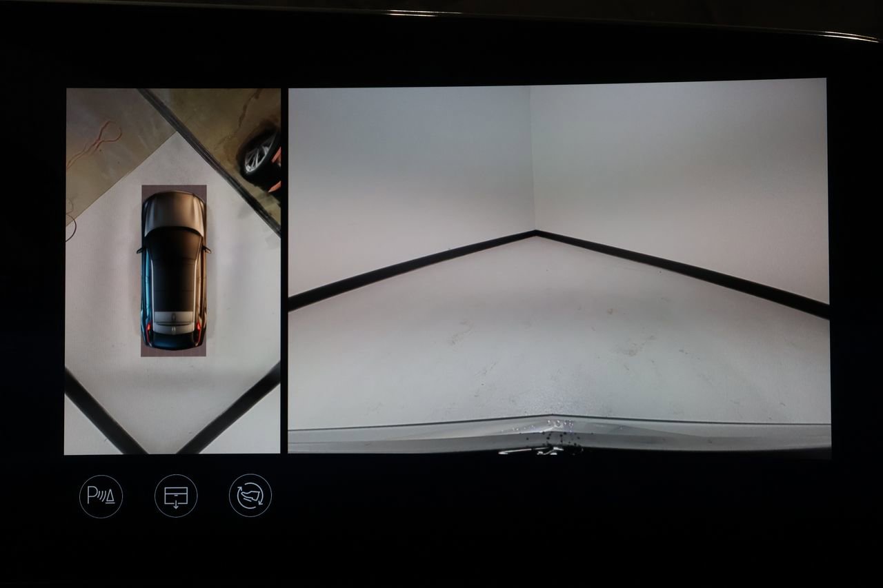 Certified 2024 Cadillac Lyriq Luxury w/ LPO, Floor Liner Package image 13