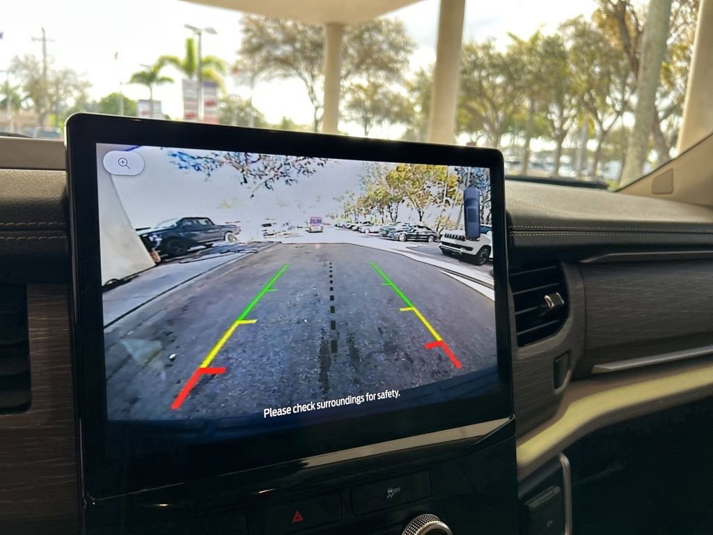 Used 2023 Ford Expedition Max Limited image 9