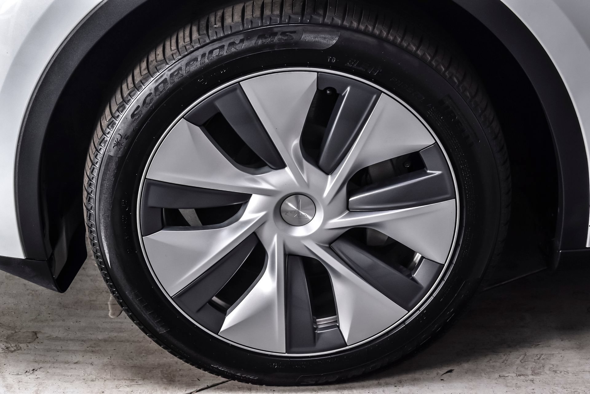 Used 2023 Tesla Model Y Long Range AWD/4WD image 10
