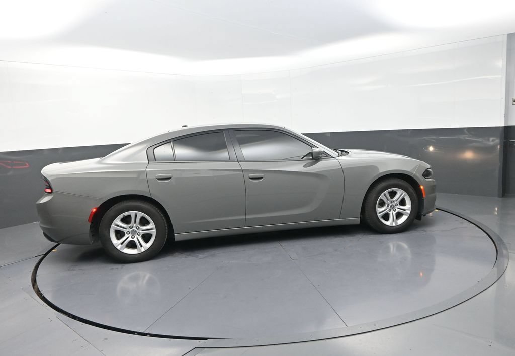 Used 2019 Dodge Charger SXT RWD image 12