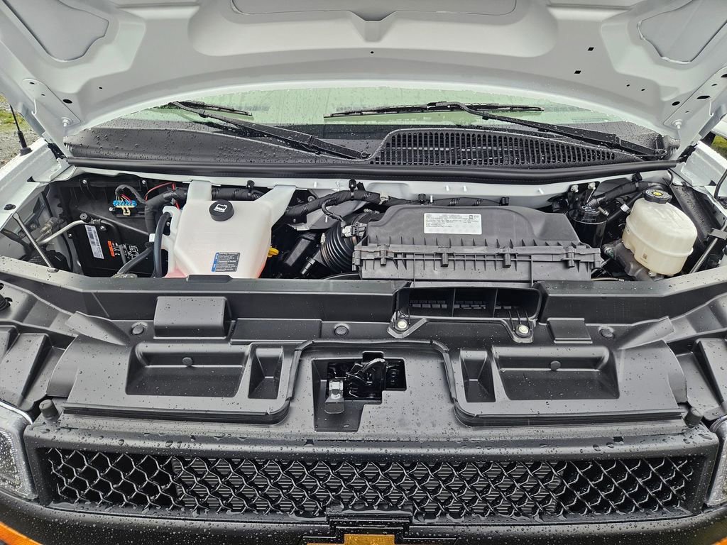 New 2025 Chevrolet Express 2500 Extended image 38