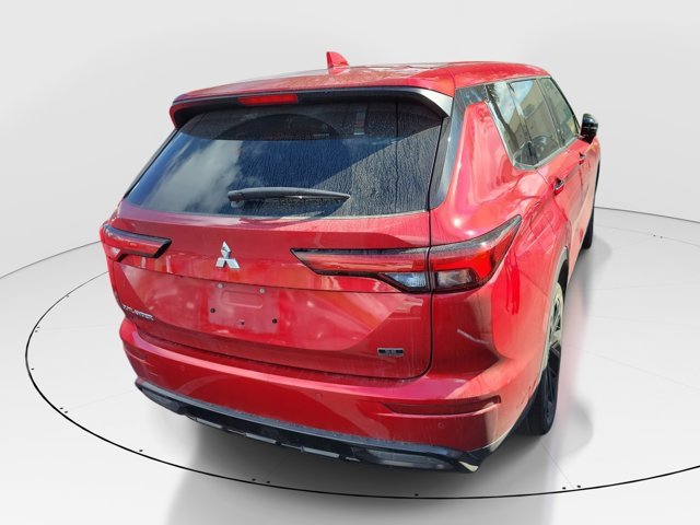 Used 2024 Mitsubishi Outlander SE Black Edition image 4