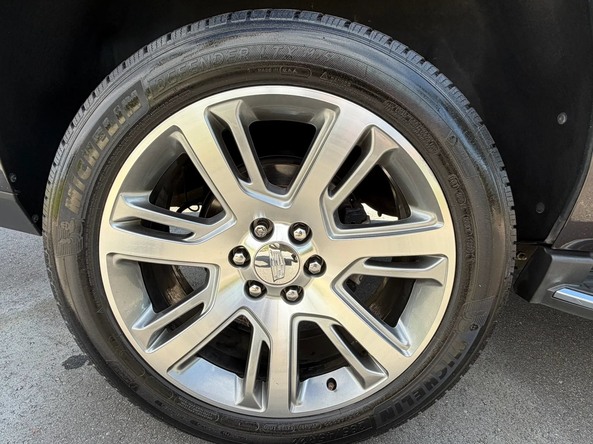 Used 2016 Cadillac Escalade Luxury RWD image 11