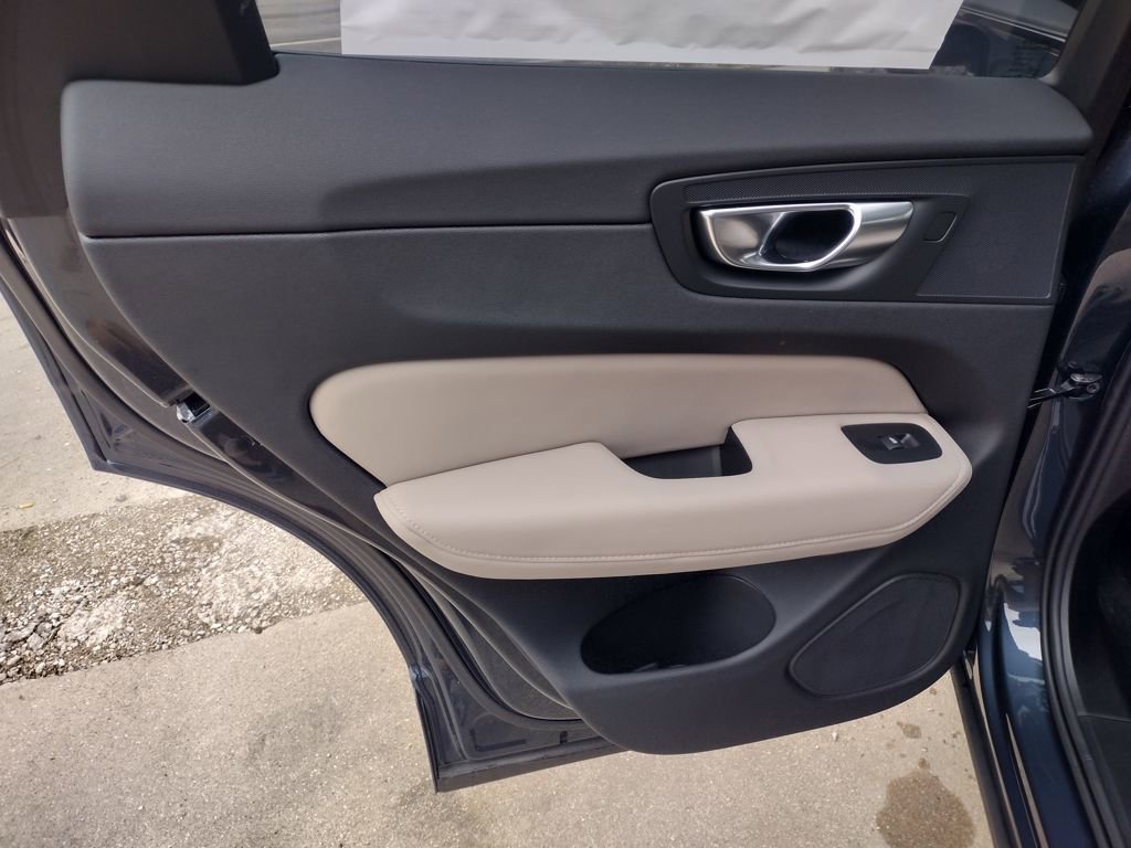 New 2026 Volvo XC60 B5 Plus w/ Protection Package Premier image 18