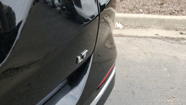 Used 2019 Chevrolet Equinox LT w/ Driver Convenience Package image 26