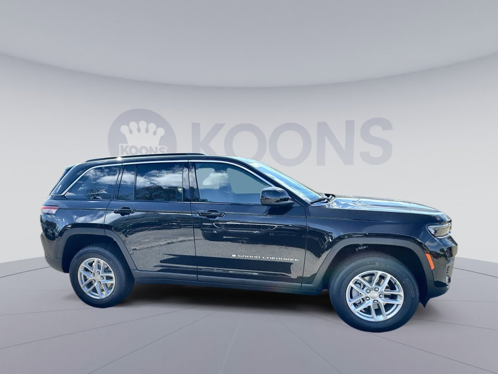 New 2025 Jeep Grand Cherokee Laredo X w/ Luxury Tech Group I image 8