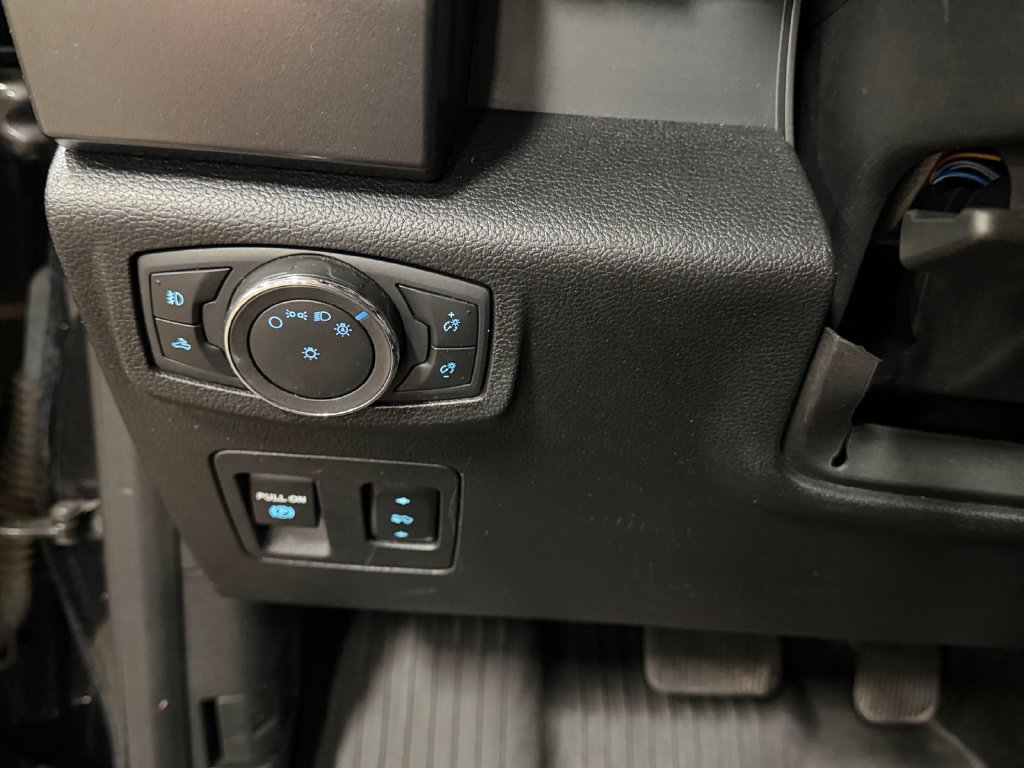 Used 2018 Ford F150 XLT w/ Equipment Group 302A Luxury AWD/4WD image 32