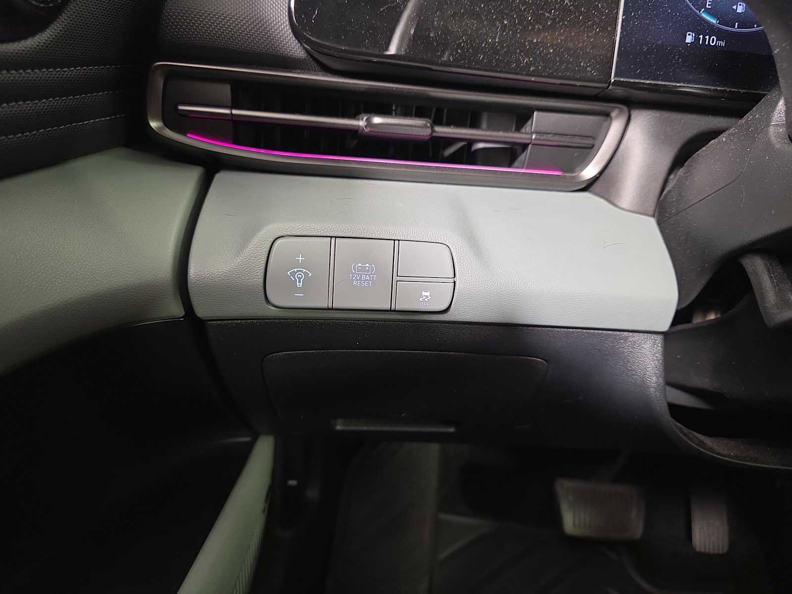 Used 2024 Hyundai Elantra Limited image 22