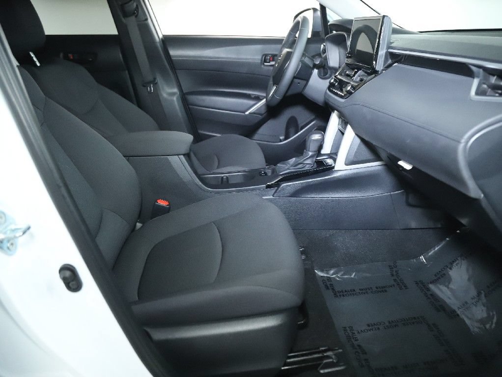 Used 2024 Toyota Corolla Cross LE FWD image 32