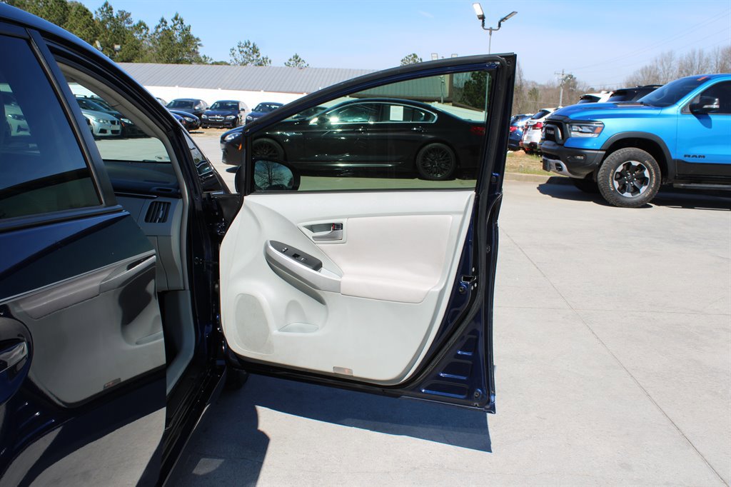 Used 2015 Toyota Prius Two FWD image 27