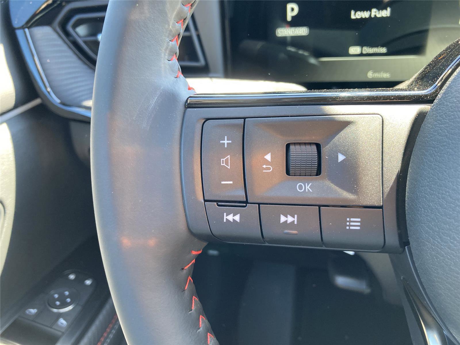 New 2026 Nissan Kicks SR image 18