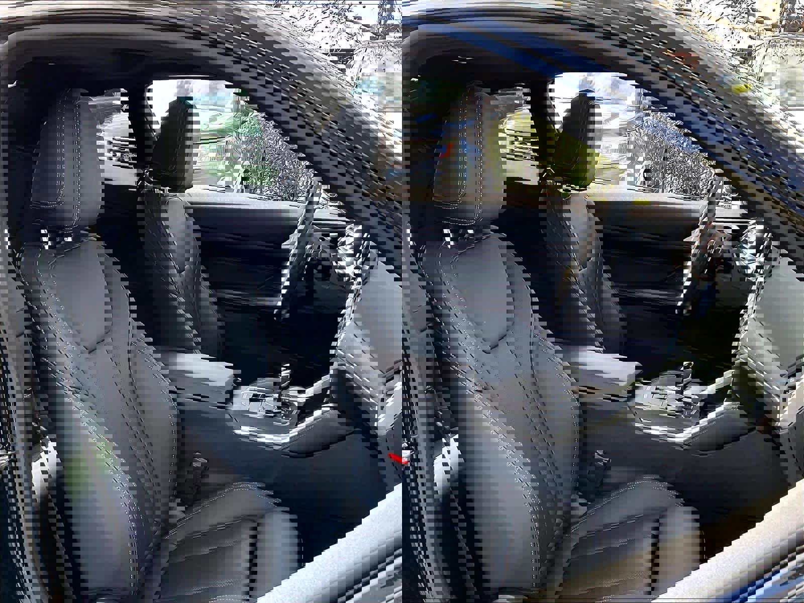 Used 2022 BMW 430i Coupe w/ M Sport Package image 9