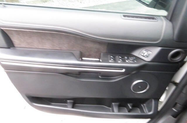 Used 2021 Ford Expedition Max Limited AWD/4WD image 19