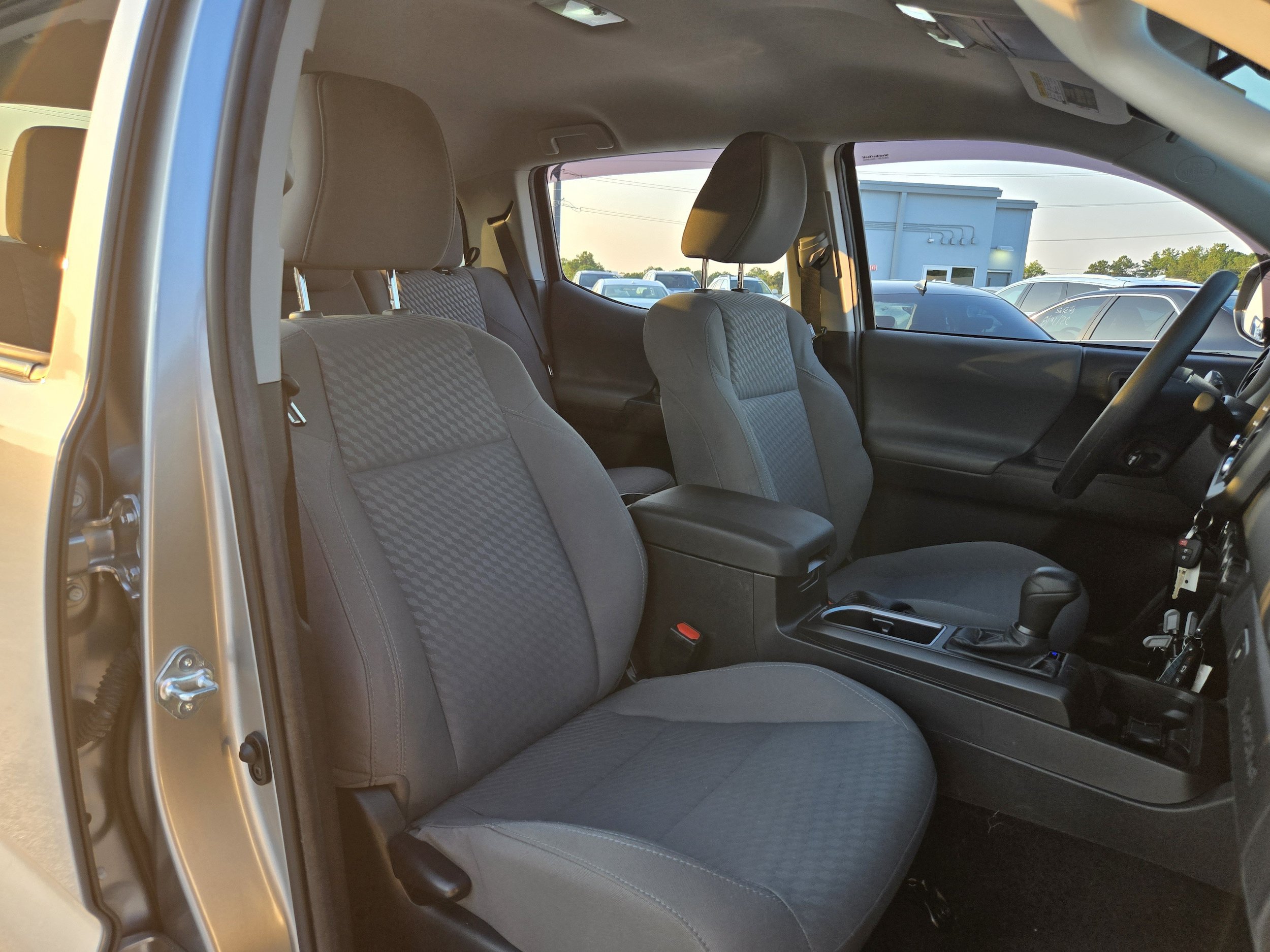 Used 2023 Toyota Tacoma SR AWD/4WD image 29