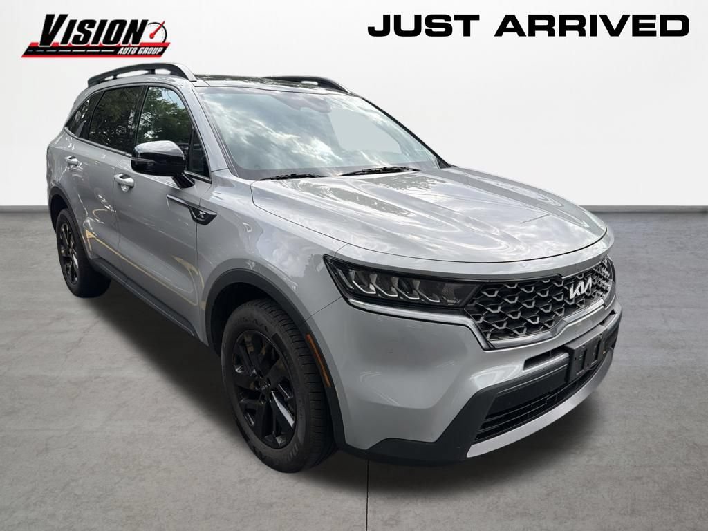 Used 2022 Kia Sorento S w/ Panoramic Sunroof Package AWD/4WD image 3