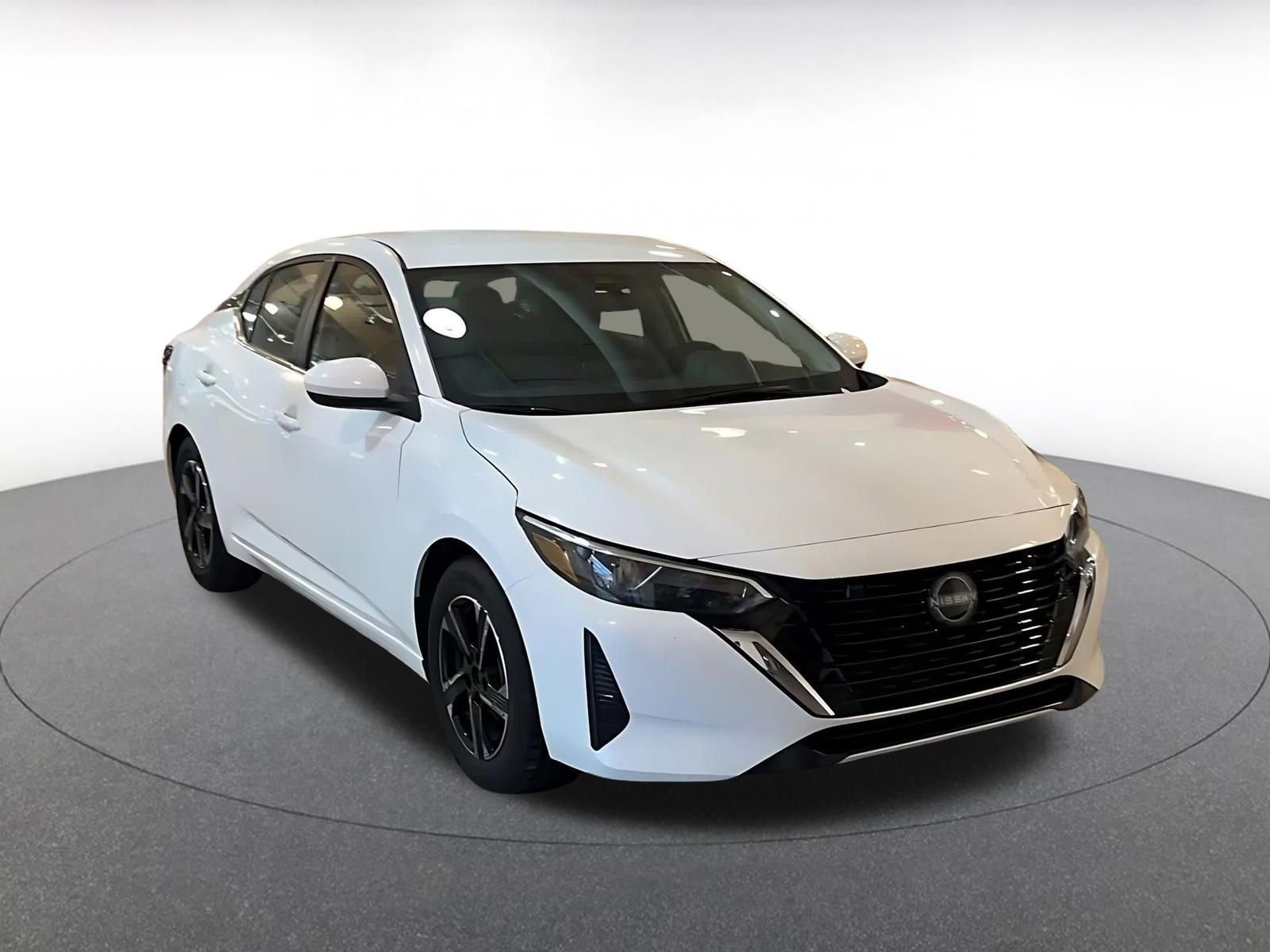 Used 2025 Nissan Sentra SV image 3