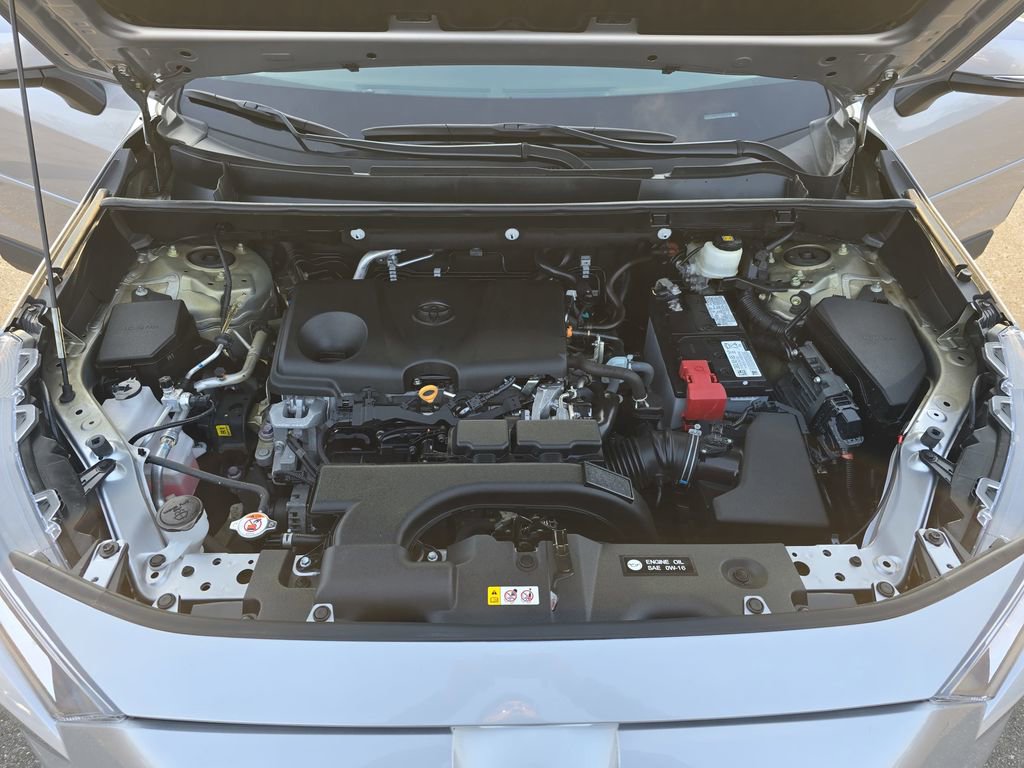 Used 2021 Toyota RAV4 XLE image 32