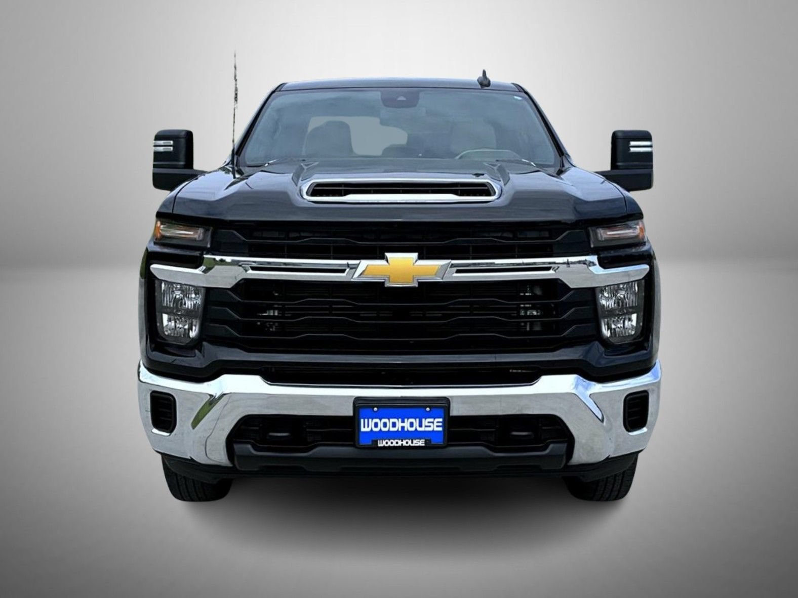 Used 2024 Chevrolet Silverado 2500 LT AWD/4WD image 2