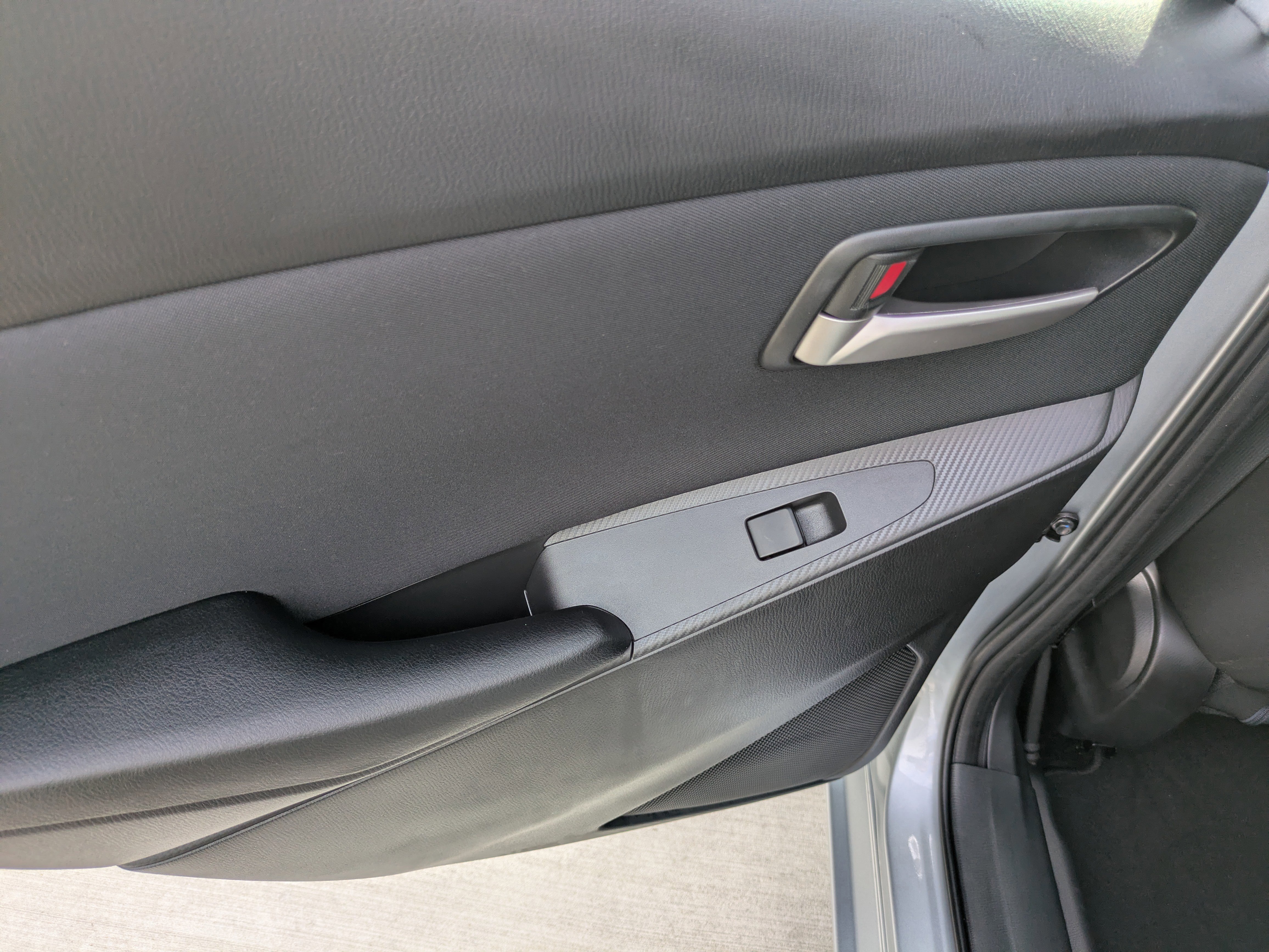 Used 2020 Toyota Yaris LE image 11