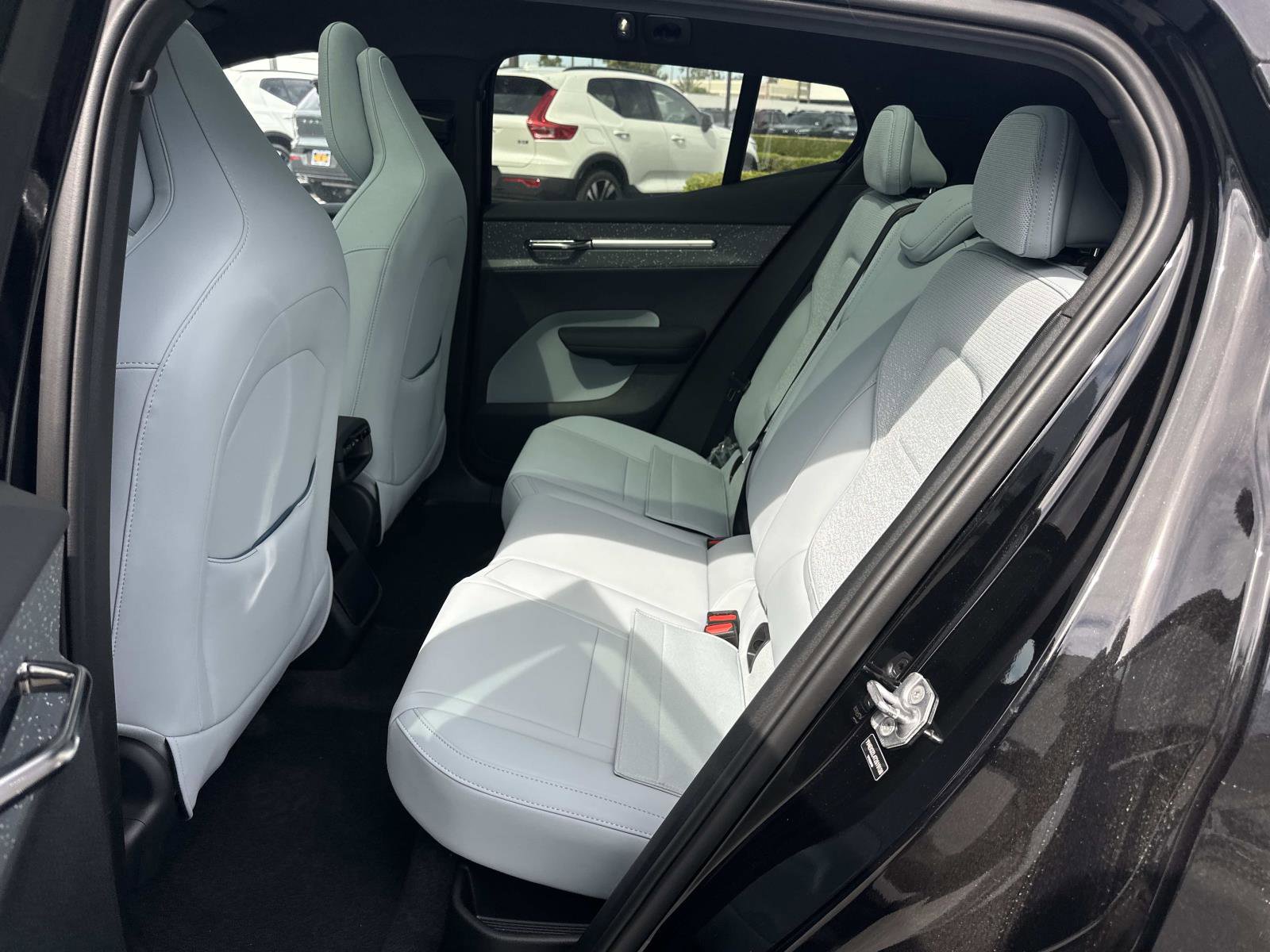 New 2026 Volvo EX30 Ultra w/ Climate Package AWD/4WD image 17