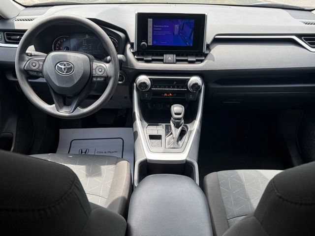 Used 2025 Toyota RAV4 XLE FWD image 32
