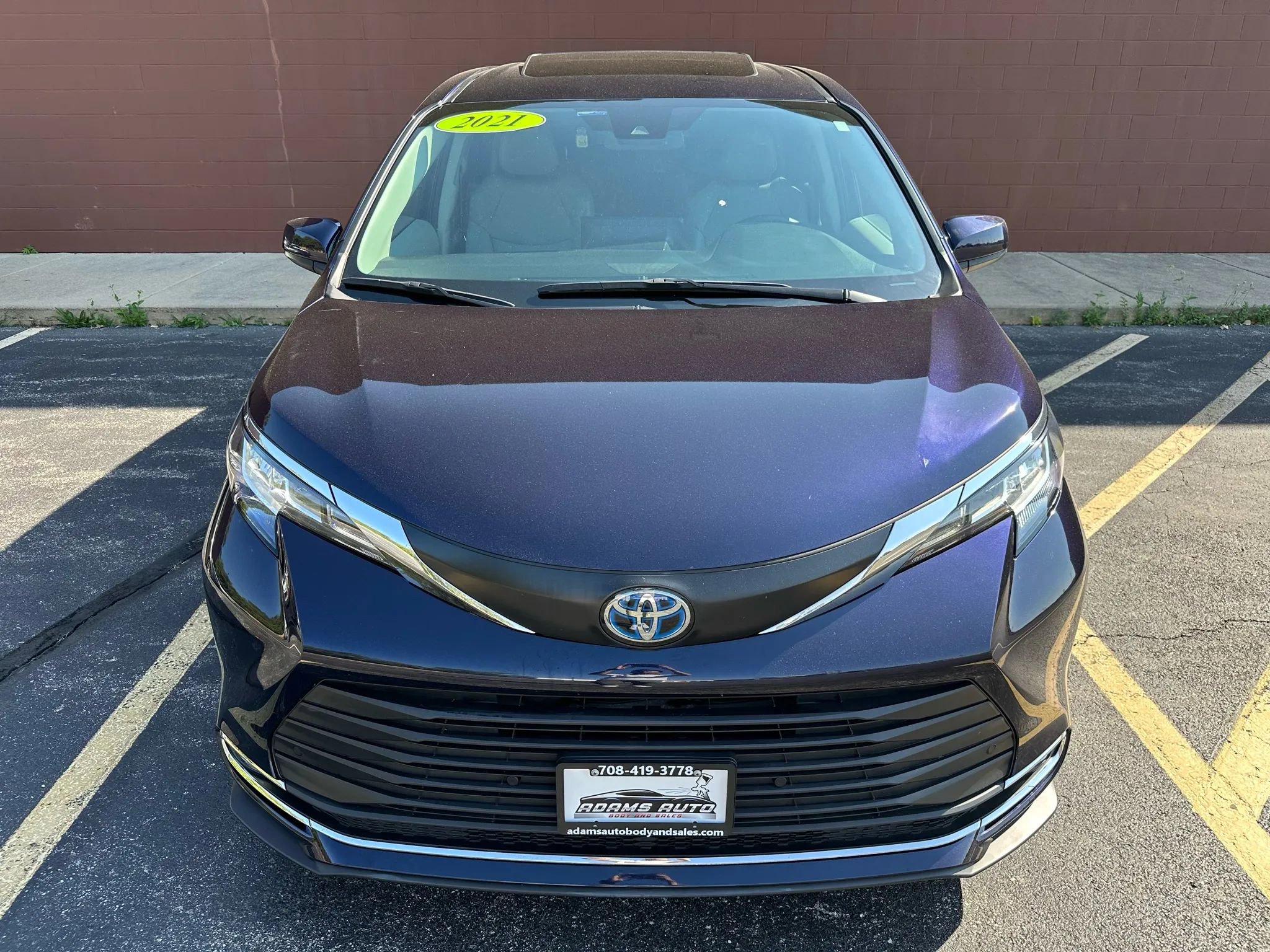 Used 2021 Toyota Sienna XLE image 4