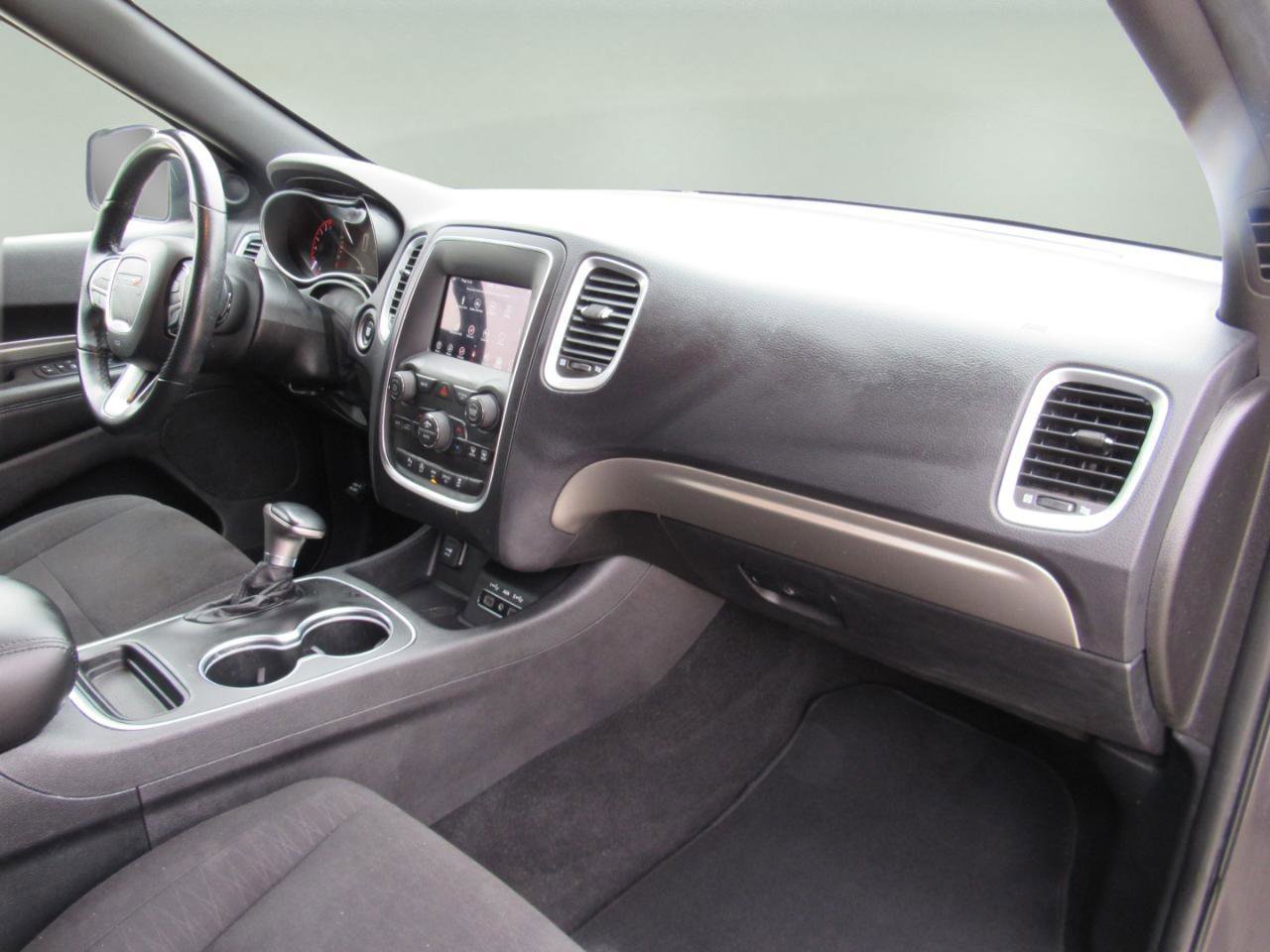Used 2020 Dodge Durango SXT image 31