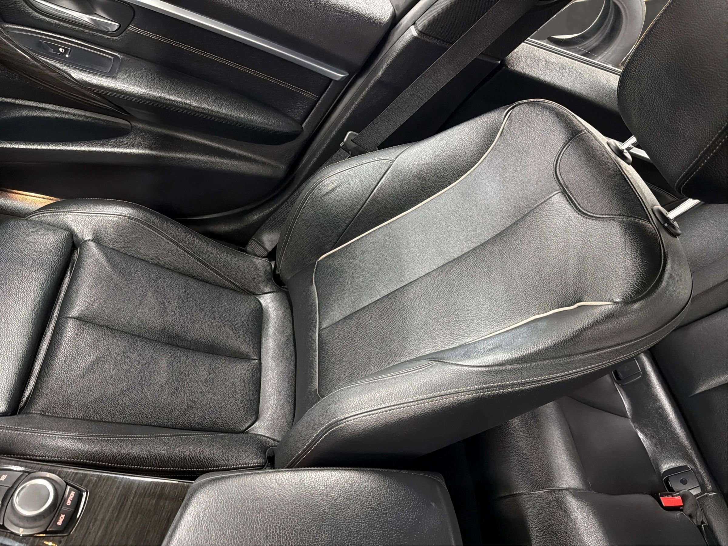 Used 2016 BMW 328i Sedan RWD image 16