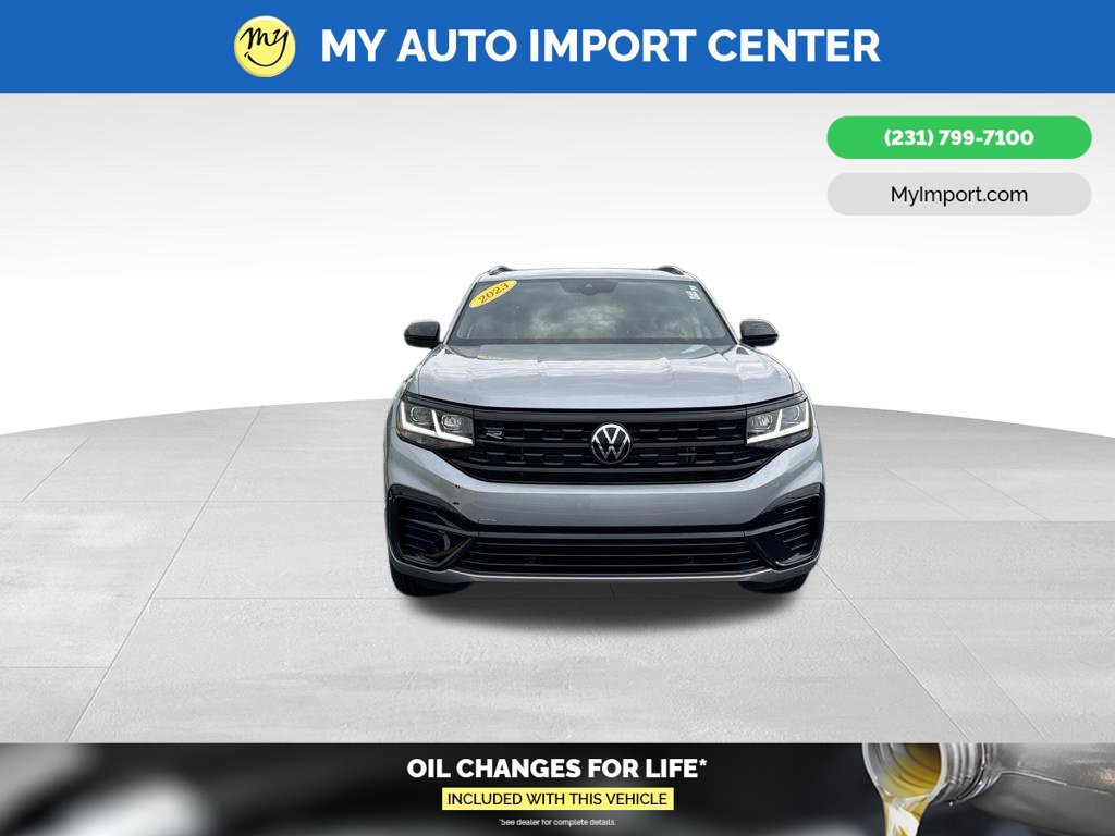 Used 2023 Volkswagen Atlas Cross Sport SEL R-Line AWD/4WD image 2