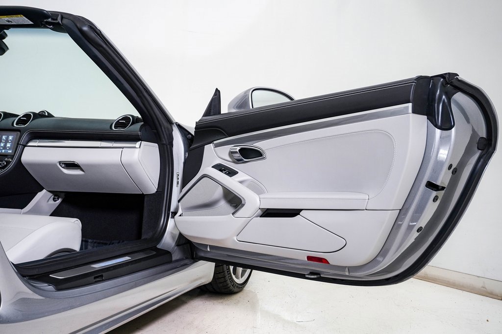 Used 2023 Porsche 718 Boxster GTS image 16