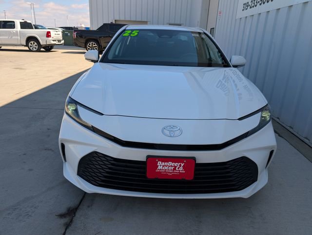 Used 2025 Toyota Camry LE FWD image 34