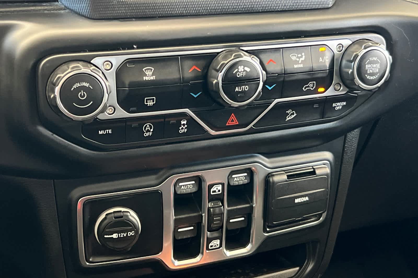 Used 2019 Jeep Wrangler Unlimited Sport S AWD/4WD image 22