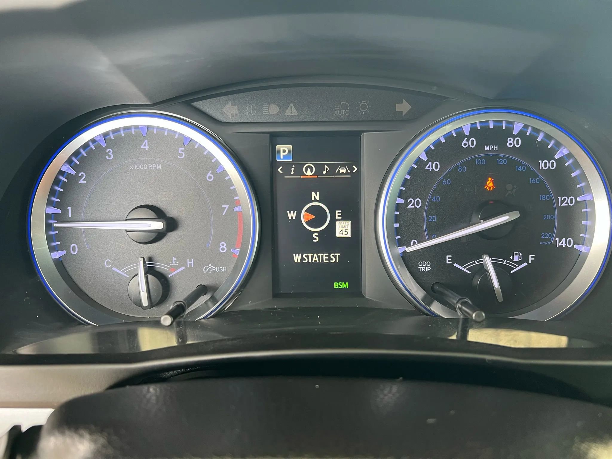 Used 2019 Toyota Highlander SE image 14