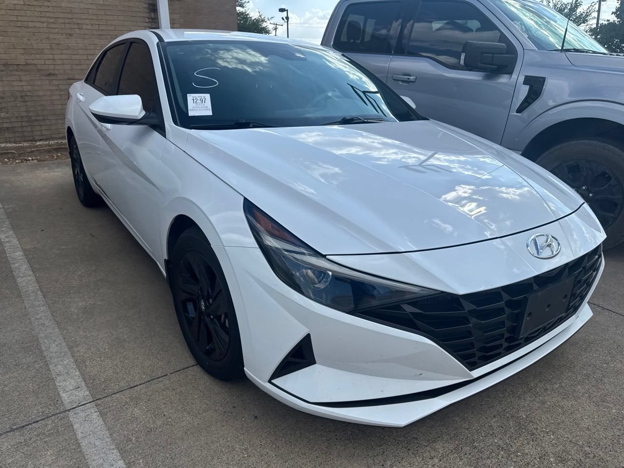 Used 2023 Hyundai Elantra SEL FWD image 3