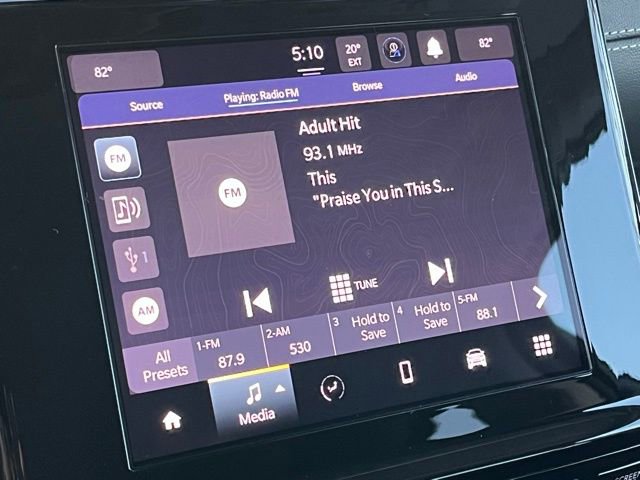 Used 2023 Jeep Grand Cherokee Laredo image 13