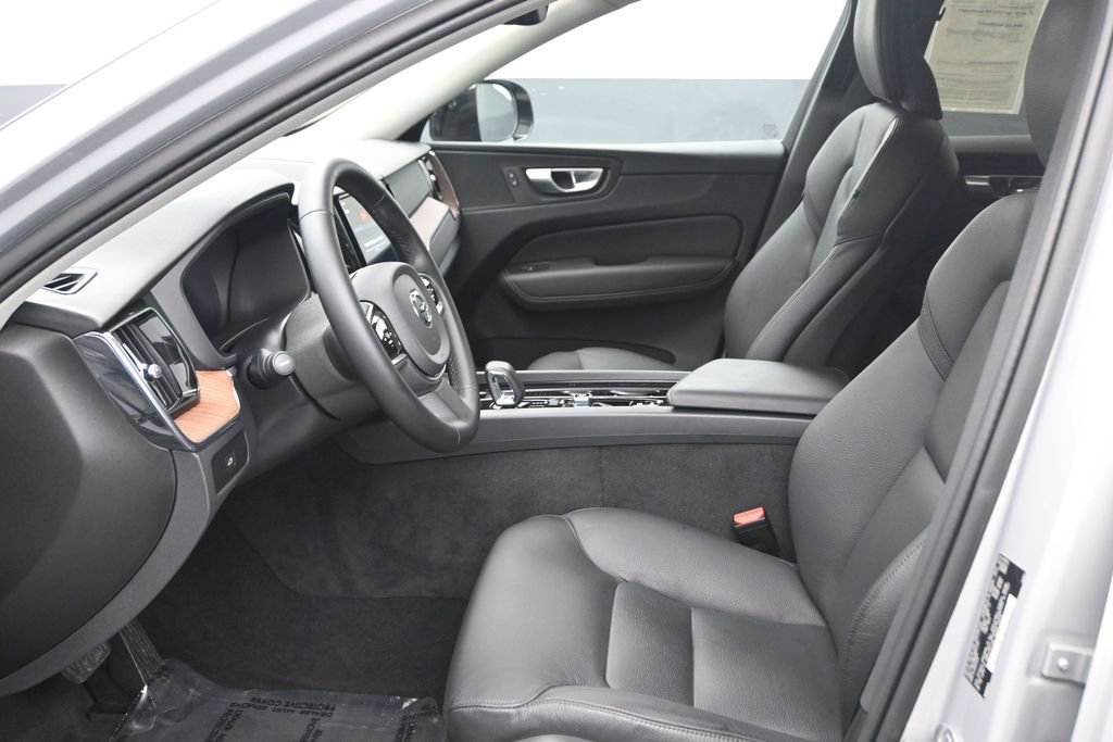 Used 2024 Volvo XC60 B5 Plus w/ Climate Package AWD/4WD image 17