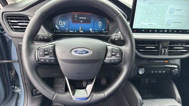 Used 2025 Ford Escape Platinum AWD/4WD image 16