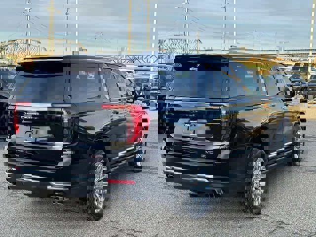New 2026 GMC Yukon XL Denali w/ Denali Reserve Package image 5