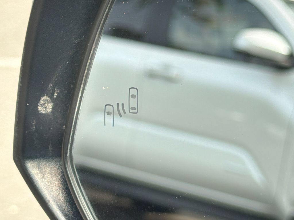 Used 2025 Toyota RAV4 XLE AWD/4WD image 18